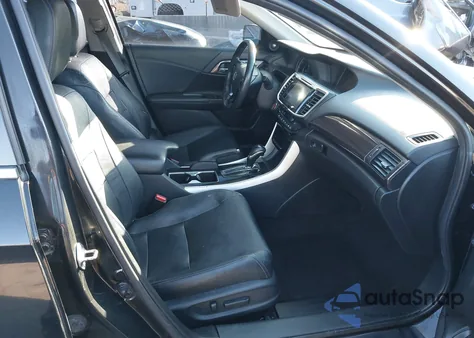 2017 Honda Accord Ex-L z USA, uszkodzony, nr VIN 1HGCR2F82HA162716